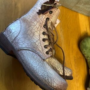 Freebird light pink combat boots NWOT size 8